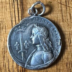 Art Nouveau Jeanne D'Arc.
Fleur de Lis